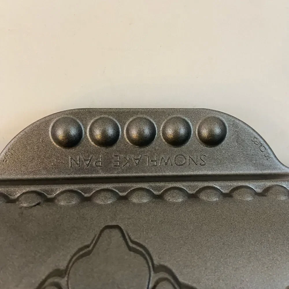 Nordicware snowflake‎ pan 11x9”